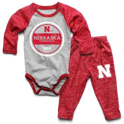 Nebraska Infant Cloudy Yarn Long Sleeve Onesie Set