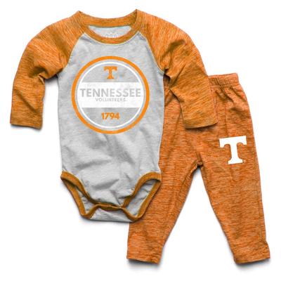 Tennessee Infant Cloudy Yarn Long Sleeve Onesie Set