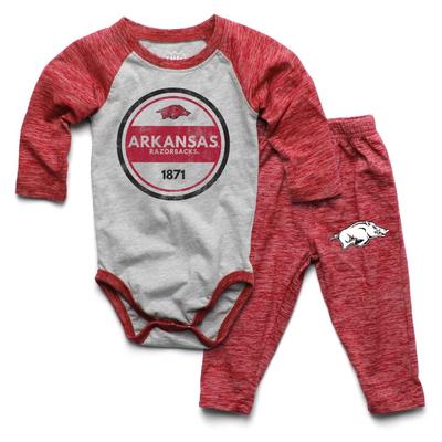 Arkansas Infant Cloudy Yarn Long Sleeve Onesie Set